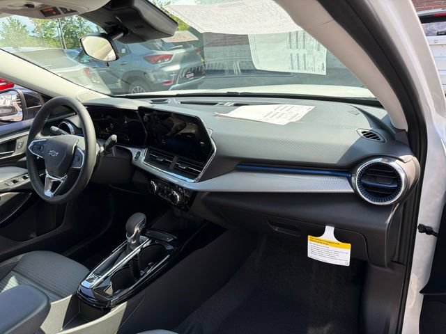 New 2026 Chevrolet Trax LT w/ Driver Confidence Package FWD image 32