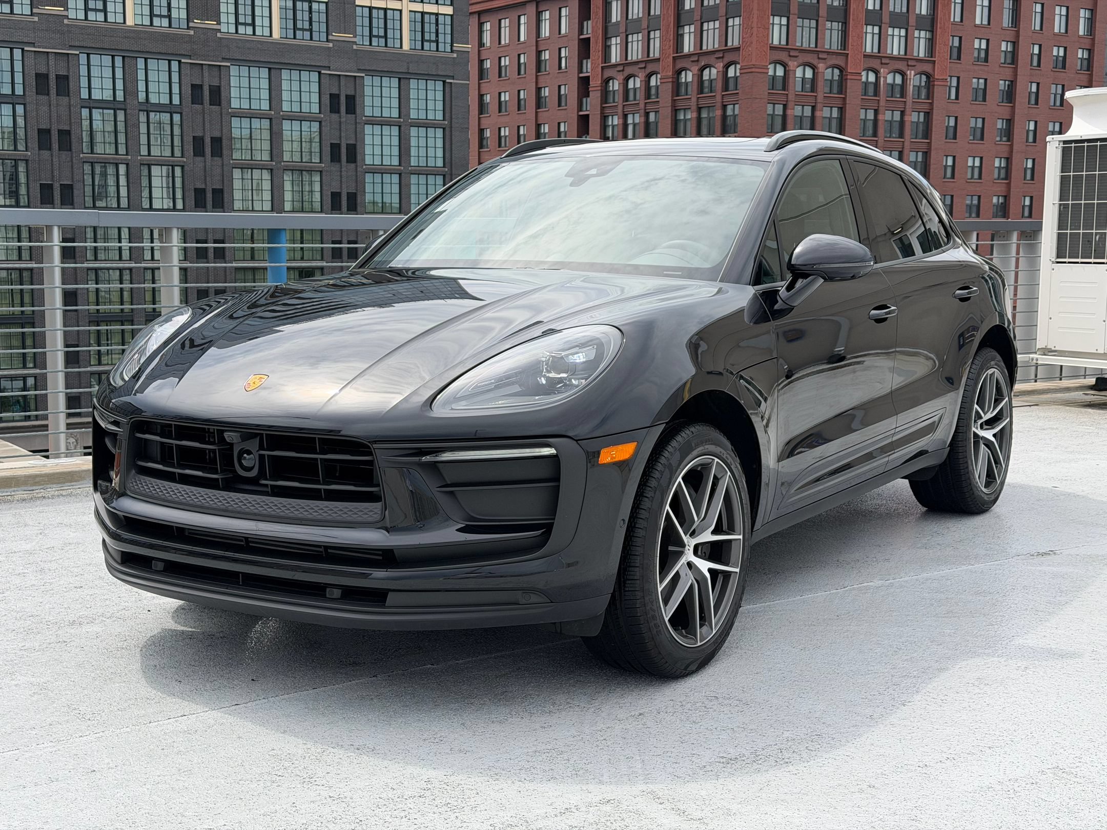 Certified 2026 Porsche Macan AWD/4WD image 1