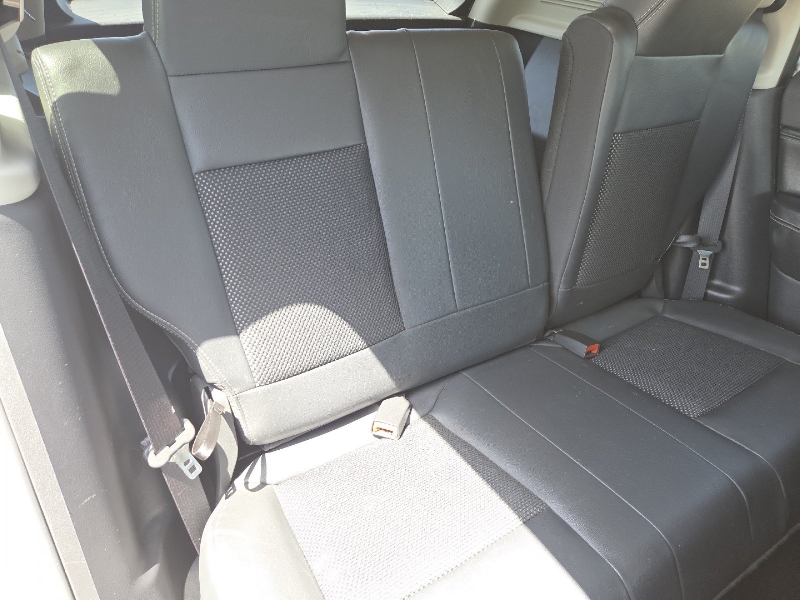 Used 2015 Jeep Compass Latitude FWD image 19