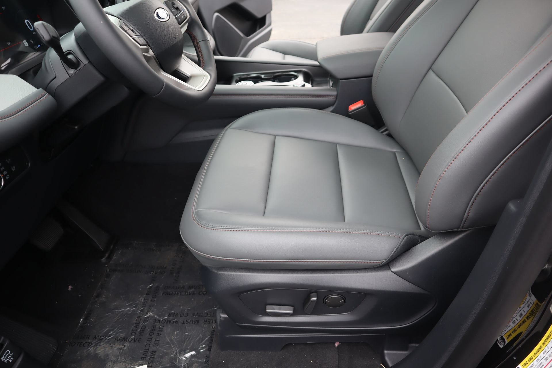 New 2026 Ford Explorer Active w/ Active Comfort Package AWD/4WD image 12