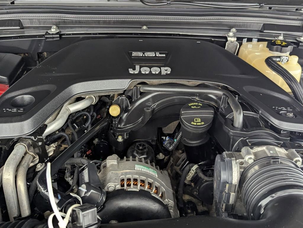 Used 2018 Jeep Wrangler Unlimited Sport S AWD/4WD image 9