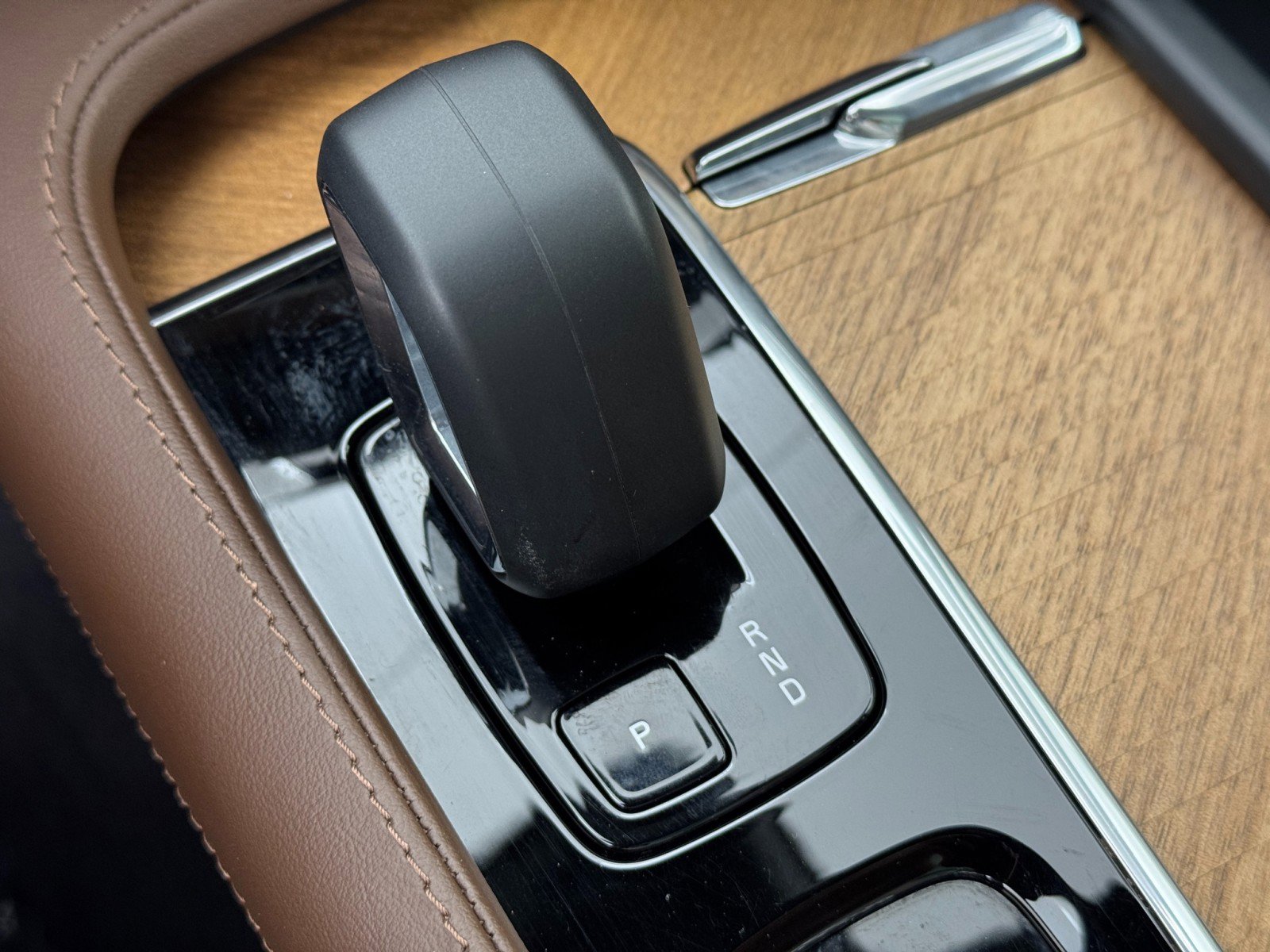 Used 2024 Volvo XC90 T8 Plus image 31