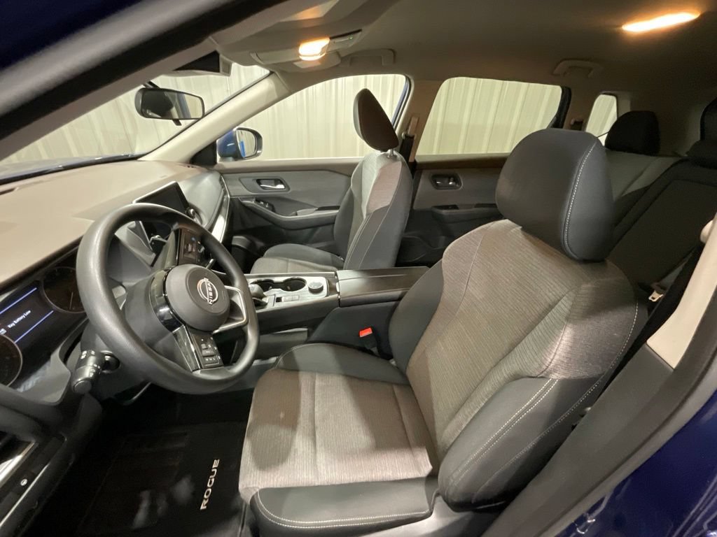 Used 2023 Nissan Rogue SV AWD/4WD image 9