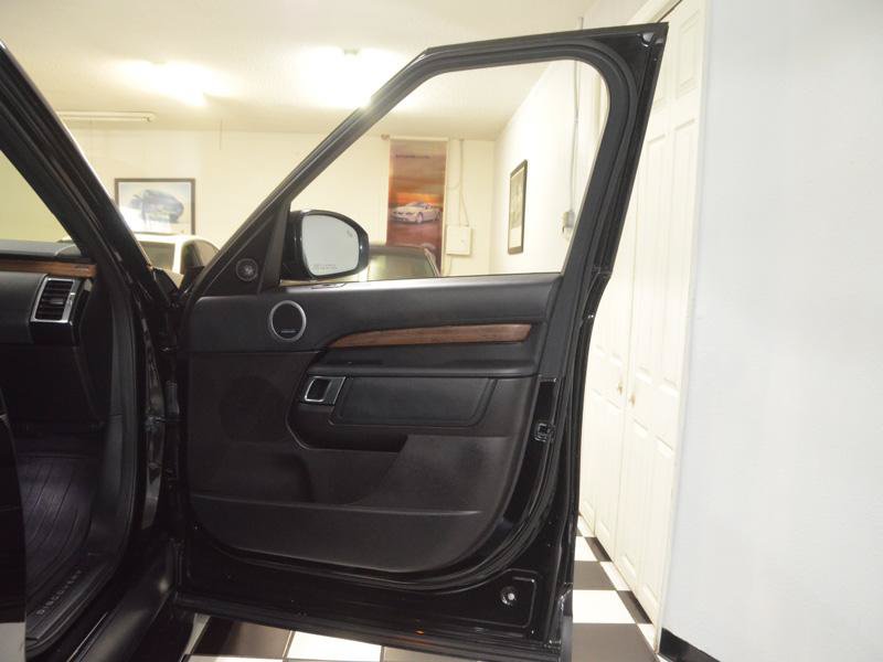 Used 2018 Land Rover Discovery HSE Luxury AWD/4WD image 23