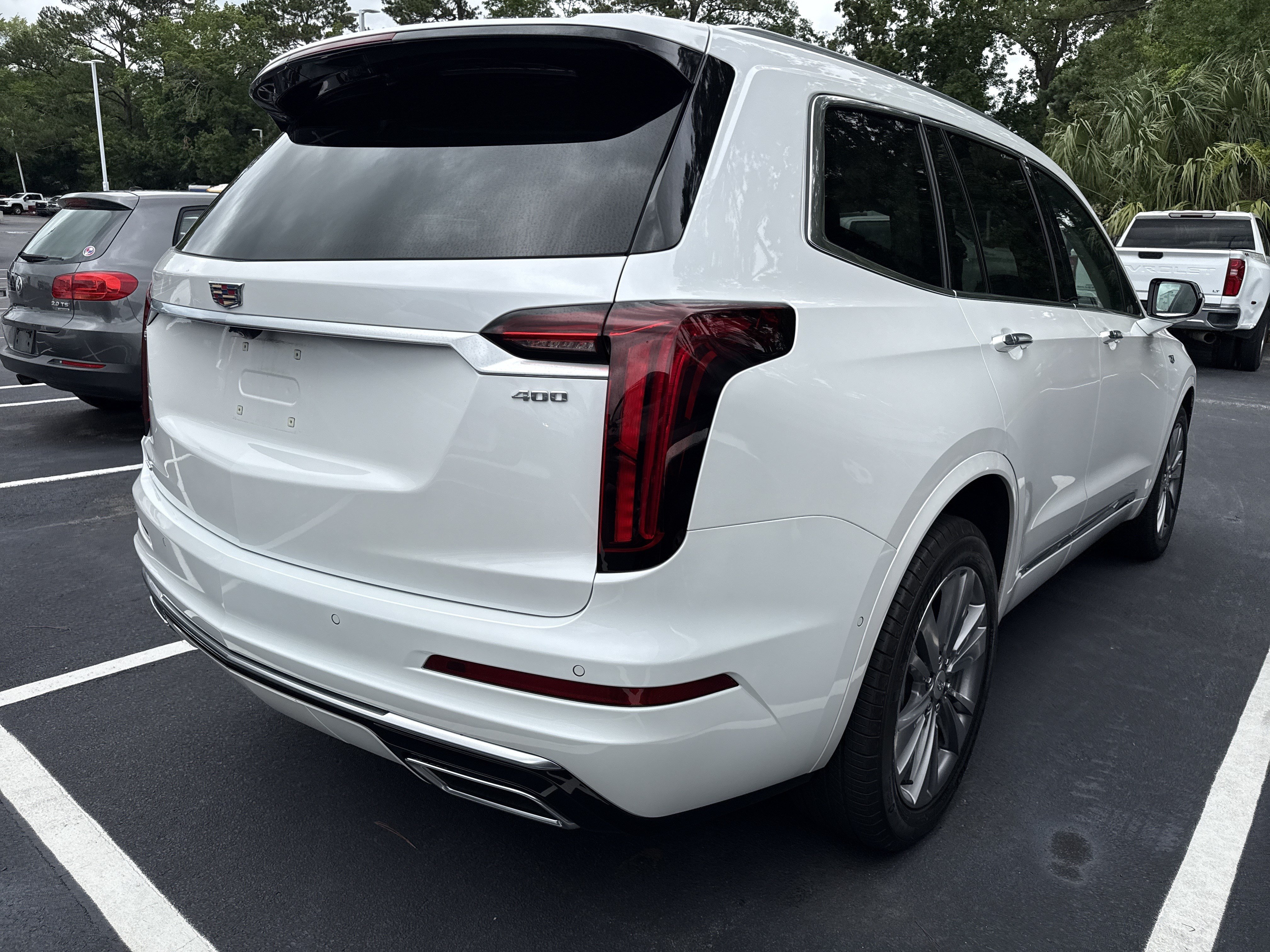 Used 2025 Cadillac XT6 Premium Luxury w/ Technology Package AWD/4WD image 10