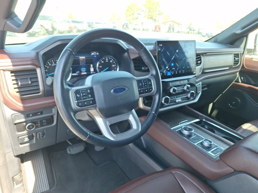 Used 2024 Ford Expedition Limited image 7