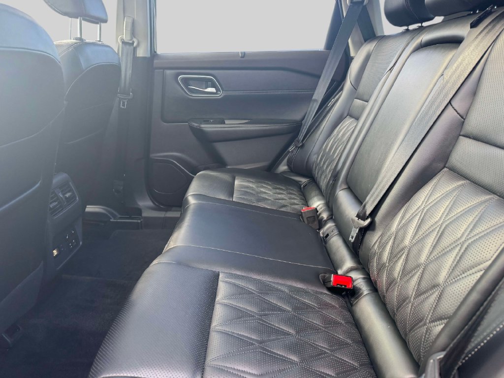 Used 2023 Nissan Rogue Platinum w/ Platinum Premium Package AWD/4WD image 11
