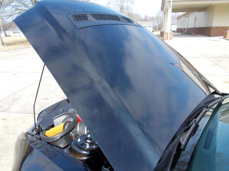 Used 2011 Ford Mustang Shelby GT500 w/ SVT Performance Pkg image 39