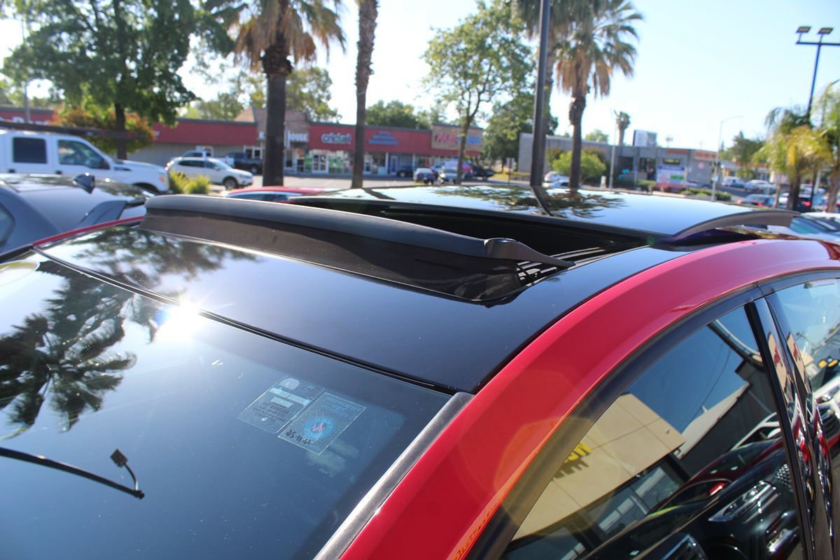 Used 2015 Volkswagen GTI SE FWD image 13
