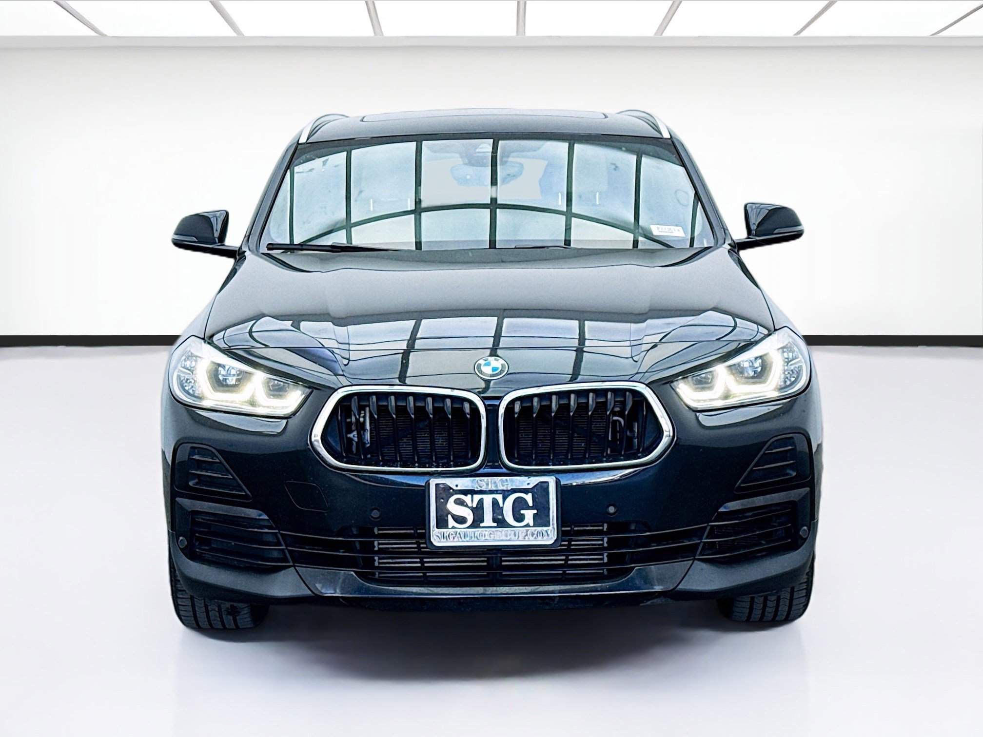 Used 2023 BMW X2 sDrive28i w/ Convenience Package image 2