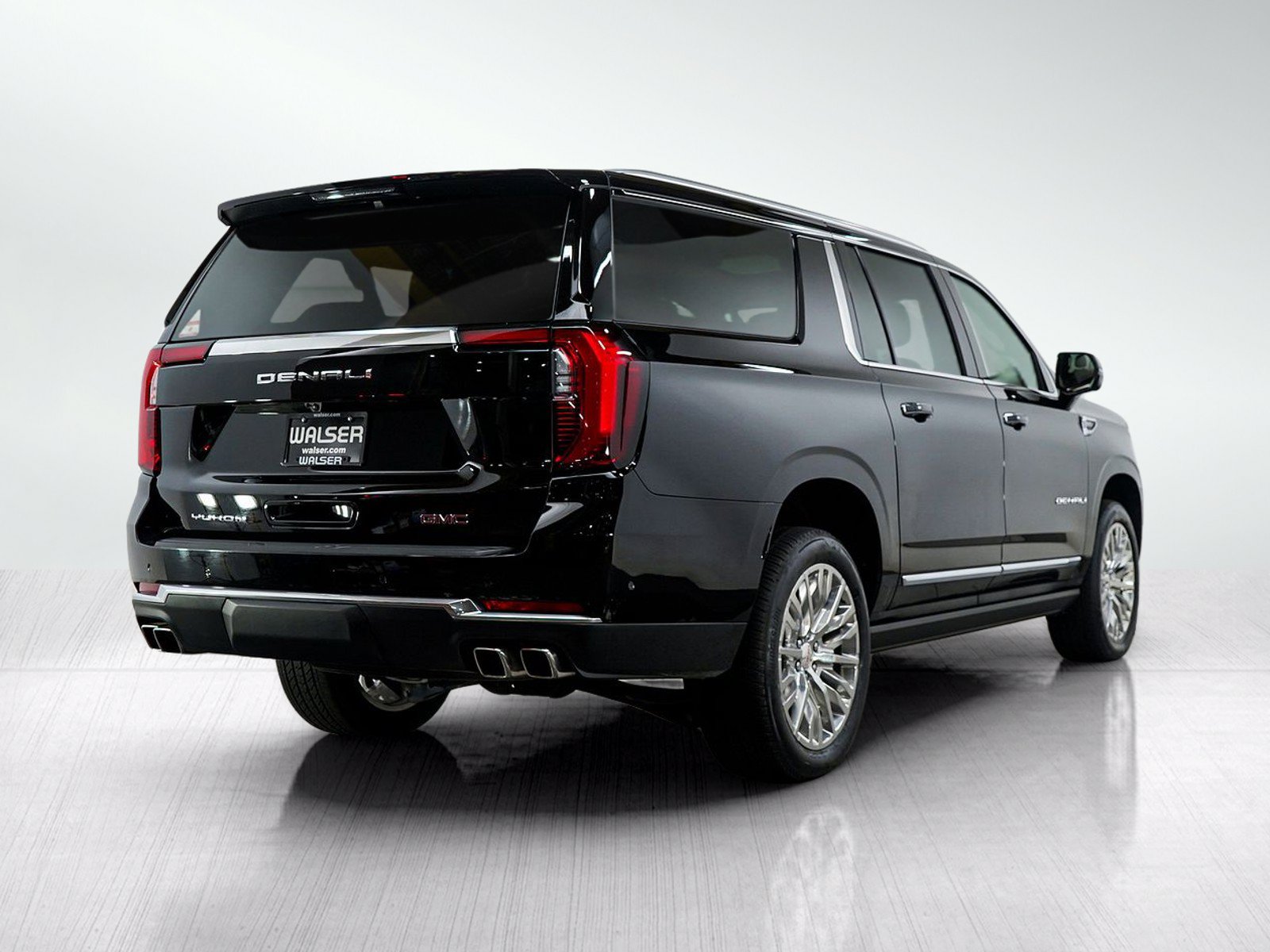 Used 2025 GMC Yukon XL Denali w/ Sun & Power Step Package AWD/4WD image 5