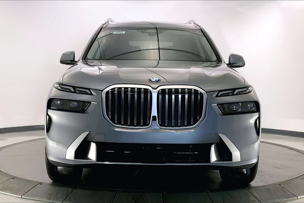 Certified 2026 BMW X7 xDrive40i AWD/4WD image 2