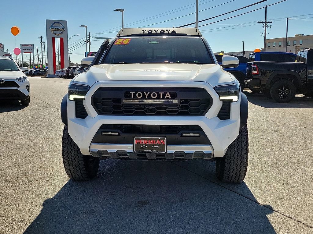 Used 2024 Toyota Tacoma Trailhunter image 3