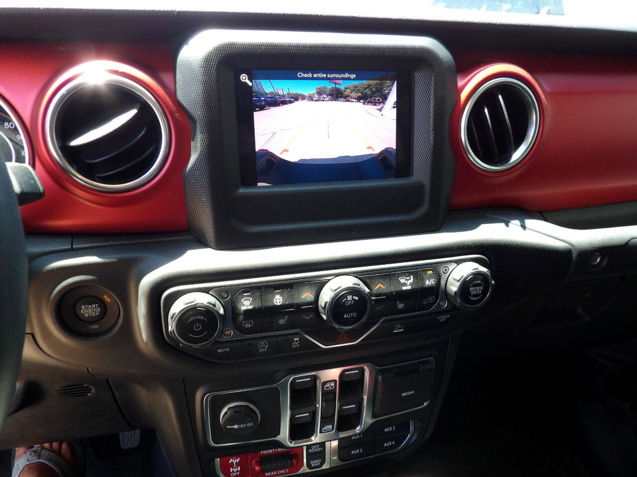 Used 2023 Jeep Gladiator Rubicon w/ LED Lighting Group image 19