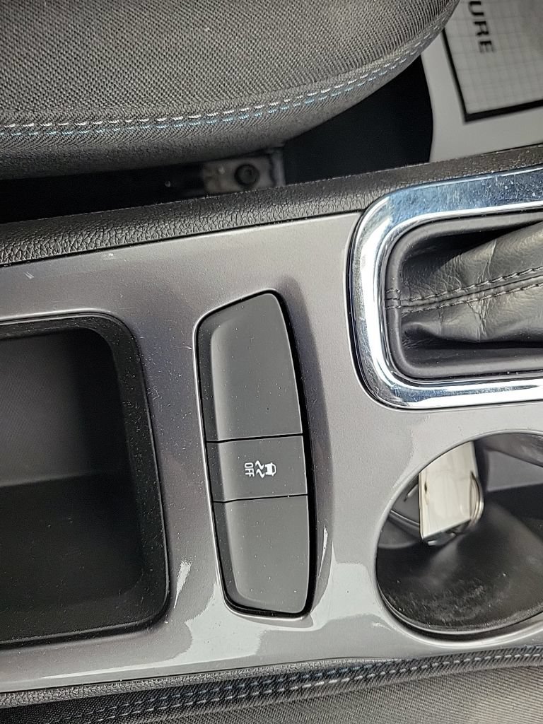 Used 2018 Chevrolet Cruze LT w/ Convenience Package FWD image 14