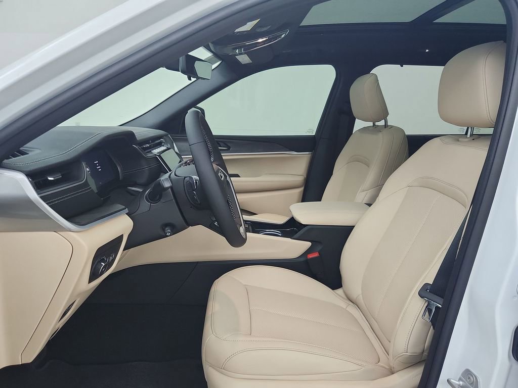 New 2025 Jeep Grand Cherokee L Limited w/ Luxury Tech Group II image 19