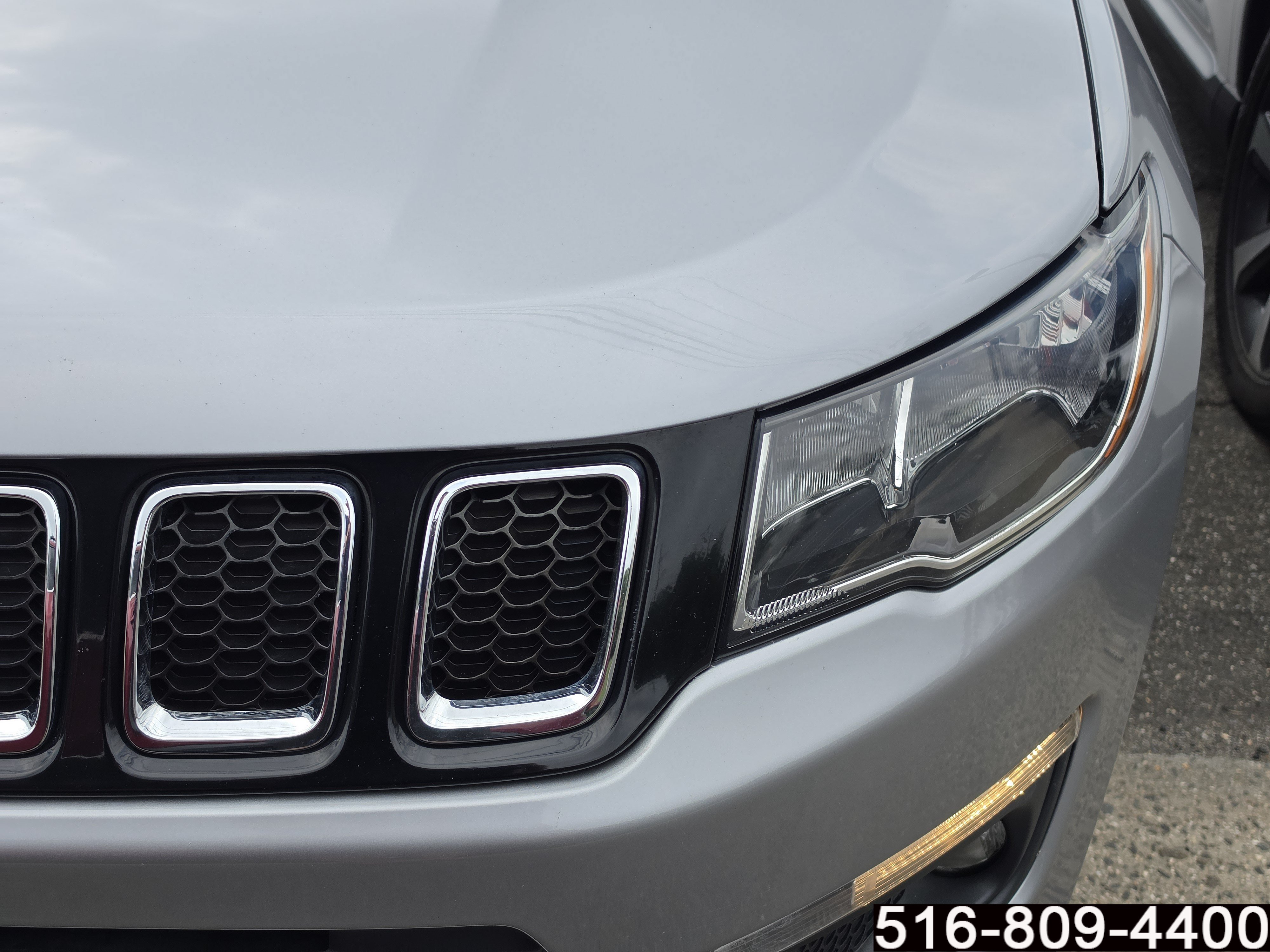 Used 2018 Jeep Compass Latitude AWD/4WD image 9