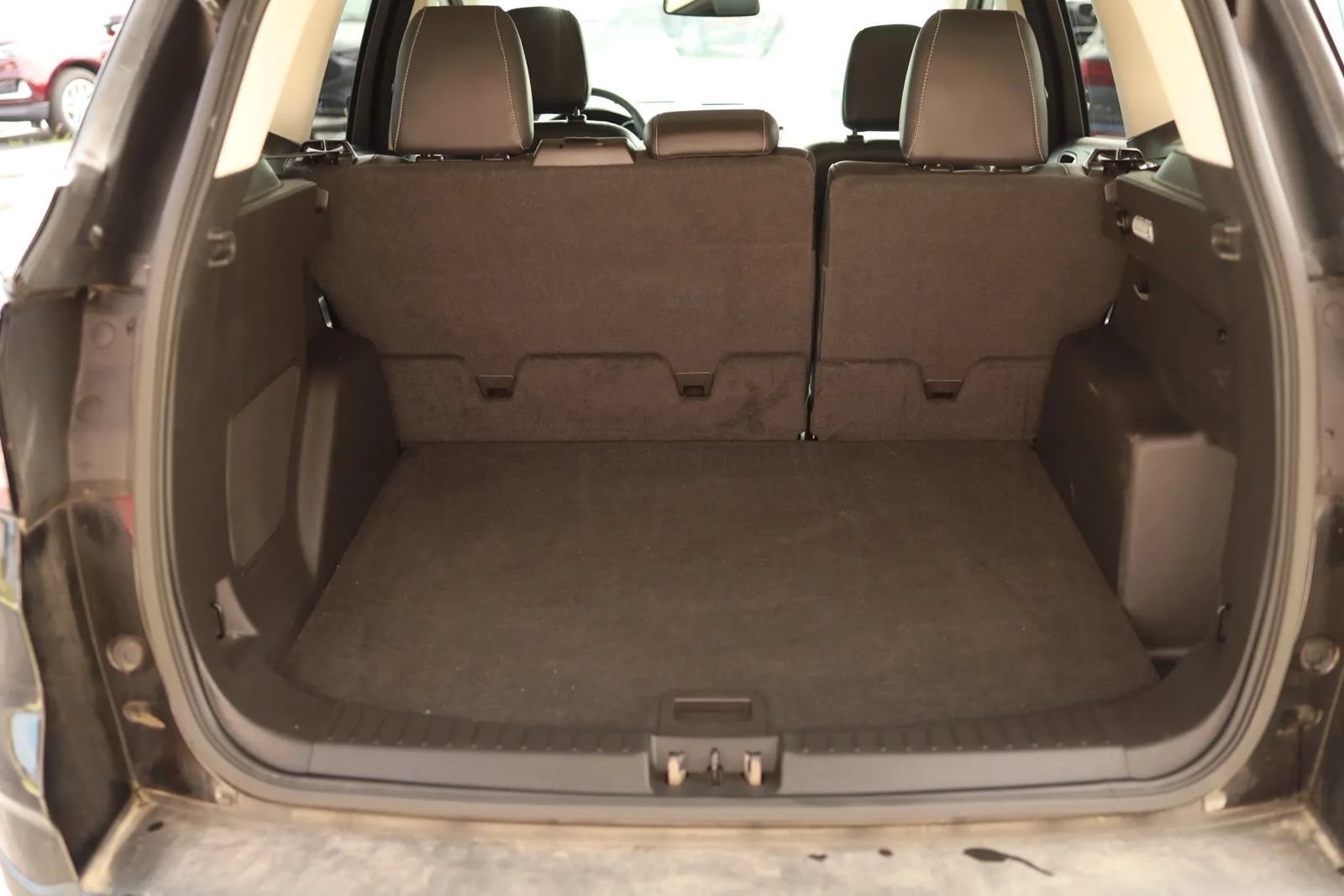 Used 2018 Ford Escape Titanium w/ Ford Safe & Smart Package FWD image 38