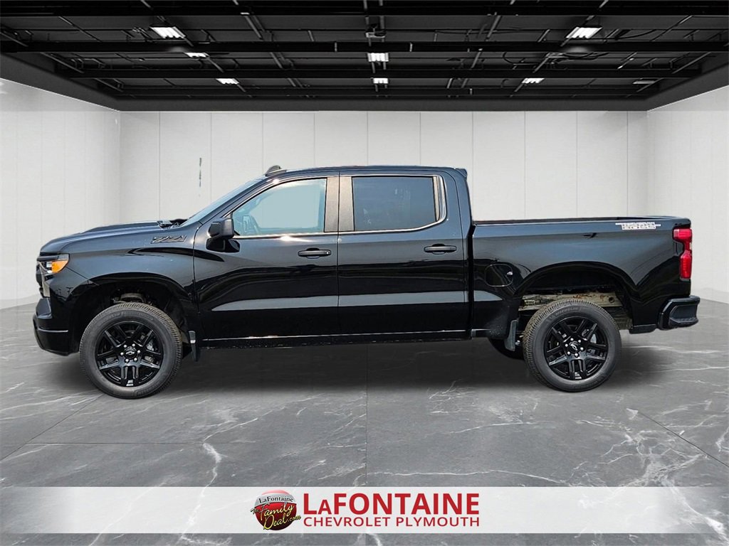 Used 2023 Chevrolet Silverado 1500 Custom Trail Boss w/ LPO, Dark Essentials Package image 5