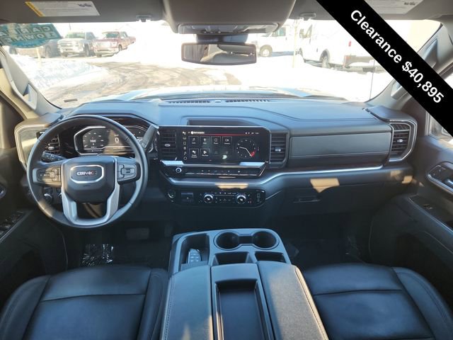 Used 2025 GMC Sierra 1500 SLT AWD/4WD image 32