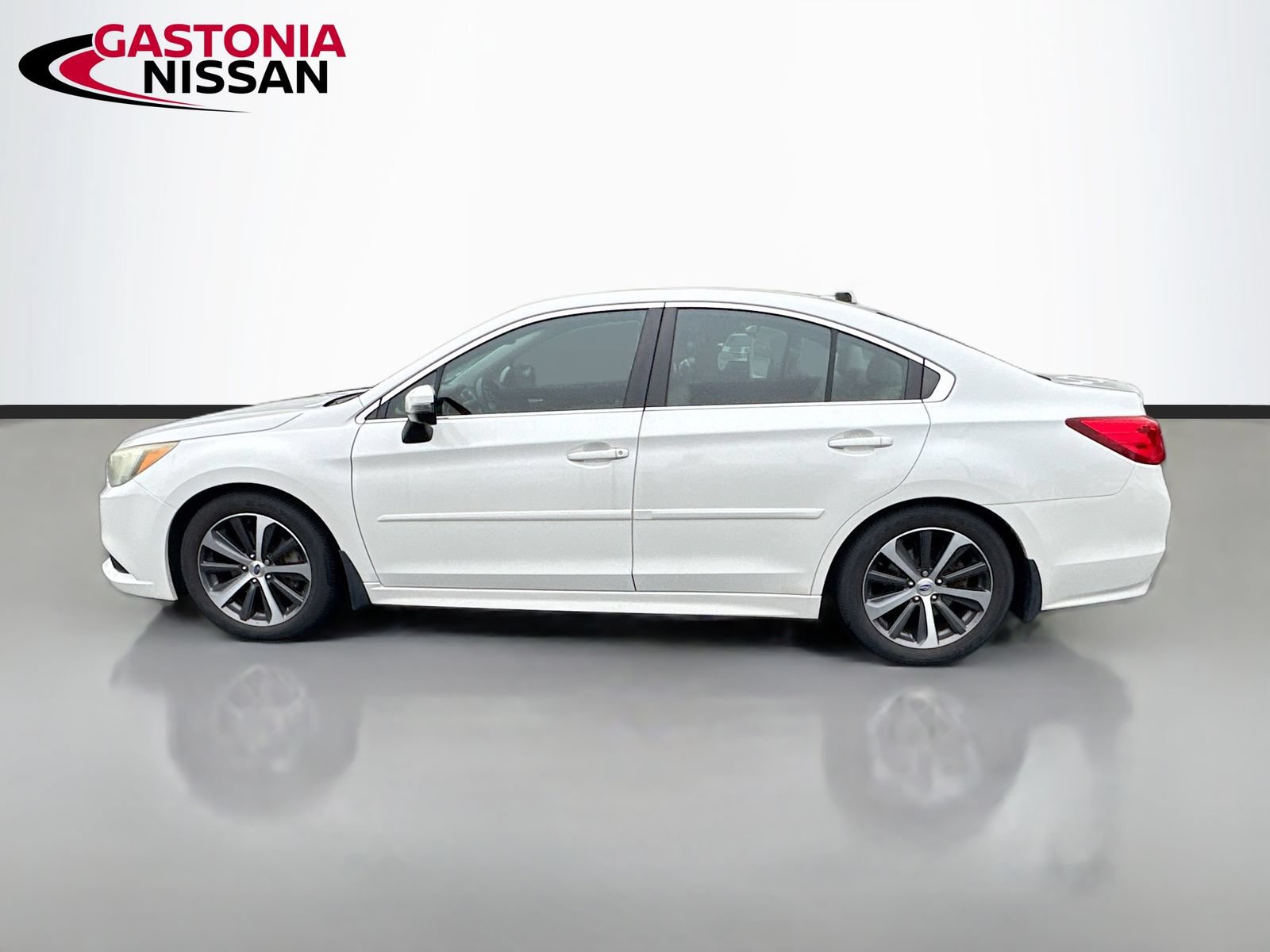 Used 2015 Subaru Legacy 3.6R Limited AWD/4WD image 5