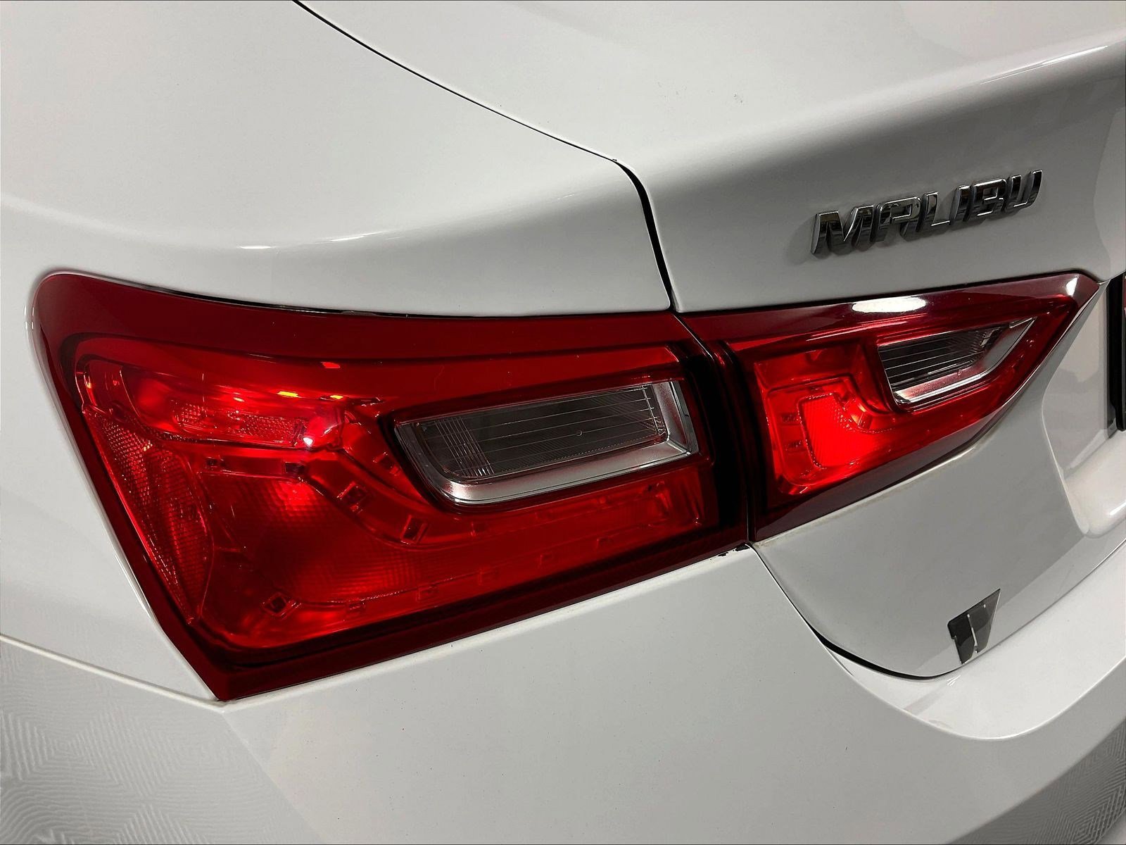 Used 2018 Chevrolet Malibu LT w/ Driver Confidence Package FWD image 22