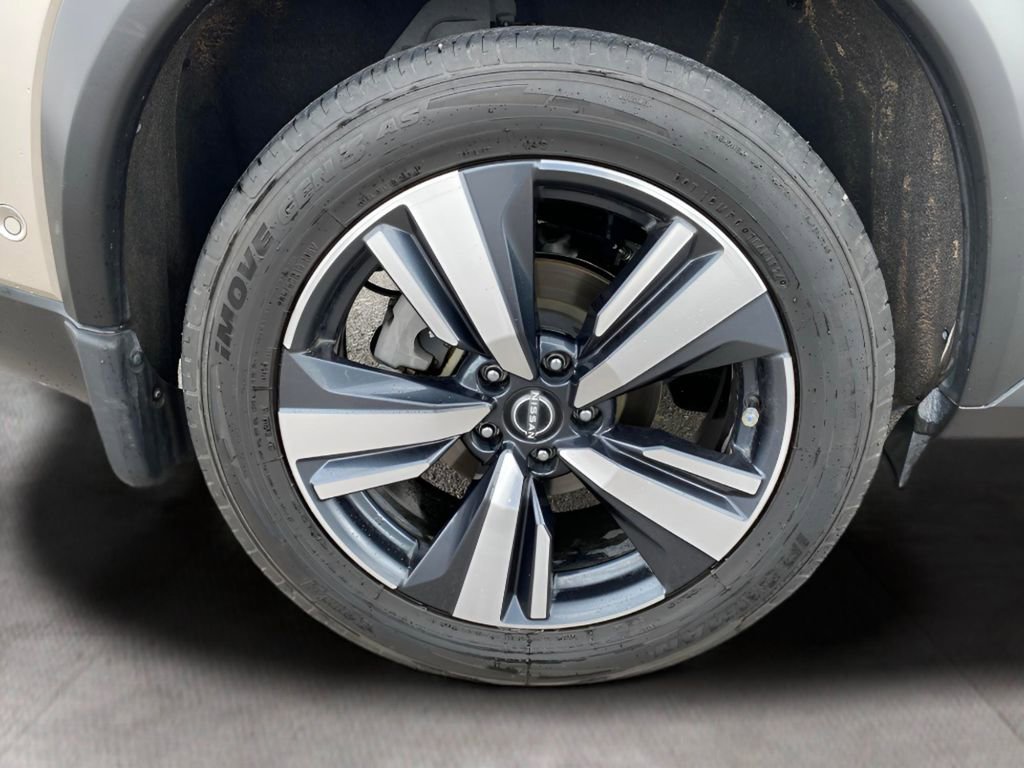 Used 2022 Nissan Rogue Platinum w/ Head-Up Display Package image 22