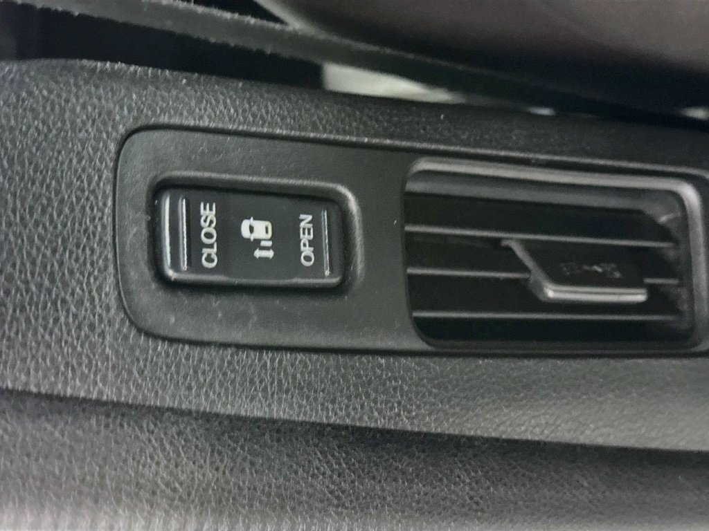 Used 2018 Honda Odyssey Elite image 42