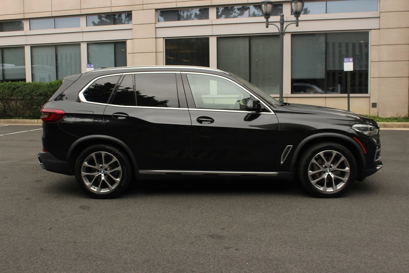 Used 2019 BMW X5 xDrive40i w/ Premium Package 2 AWD/4WD image 6