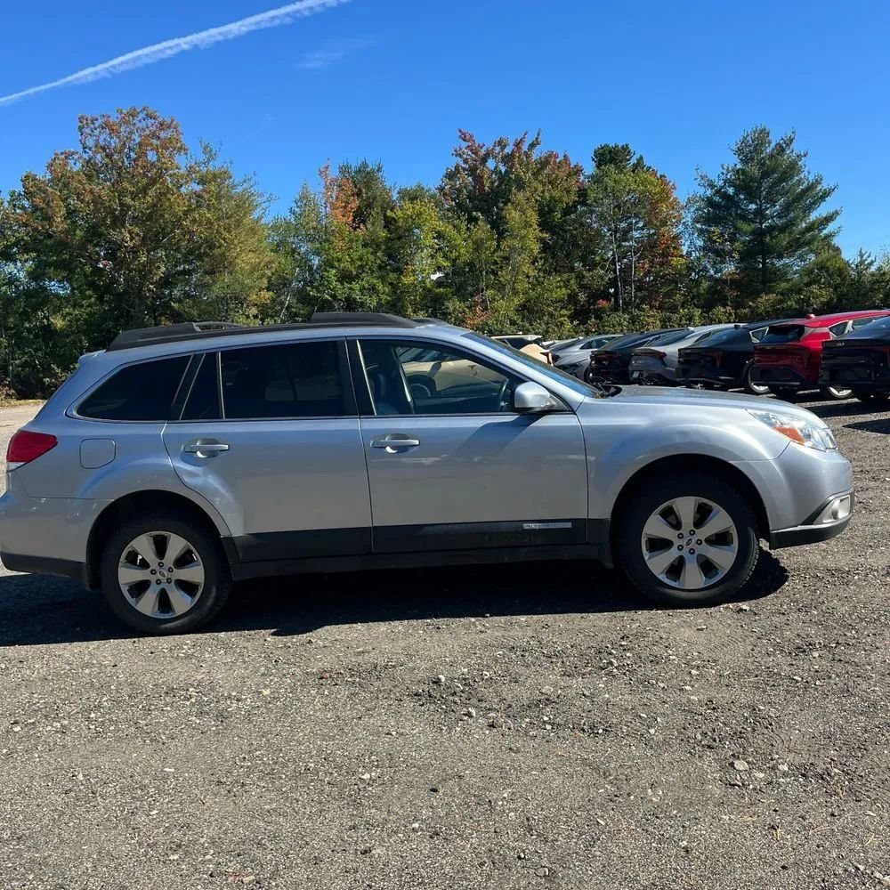 Used 2012 Subaru Outback 2.5i Limited AWD/4WD image 10
