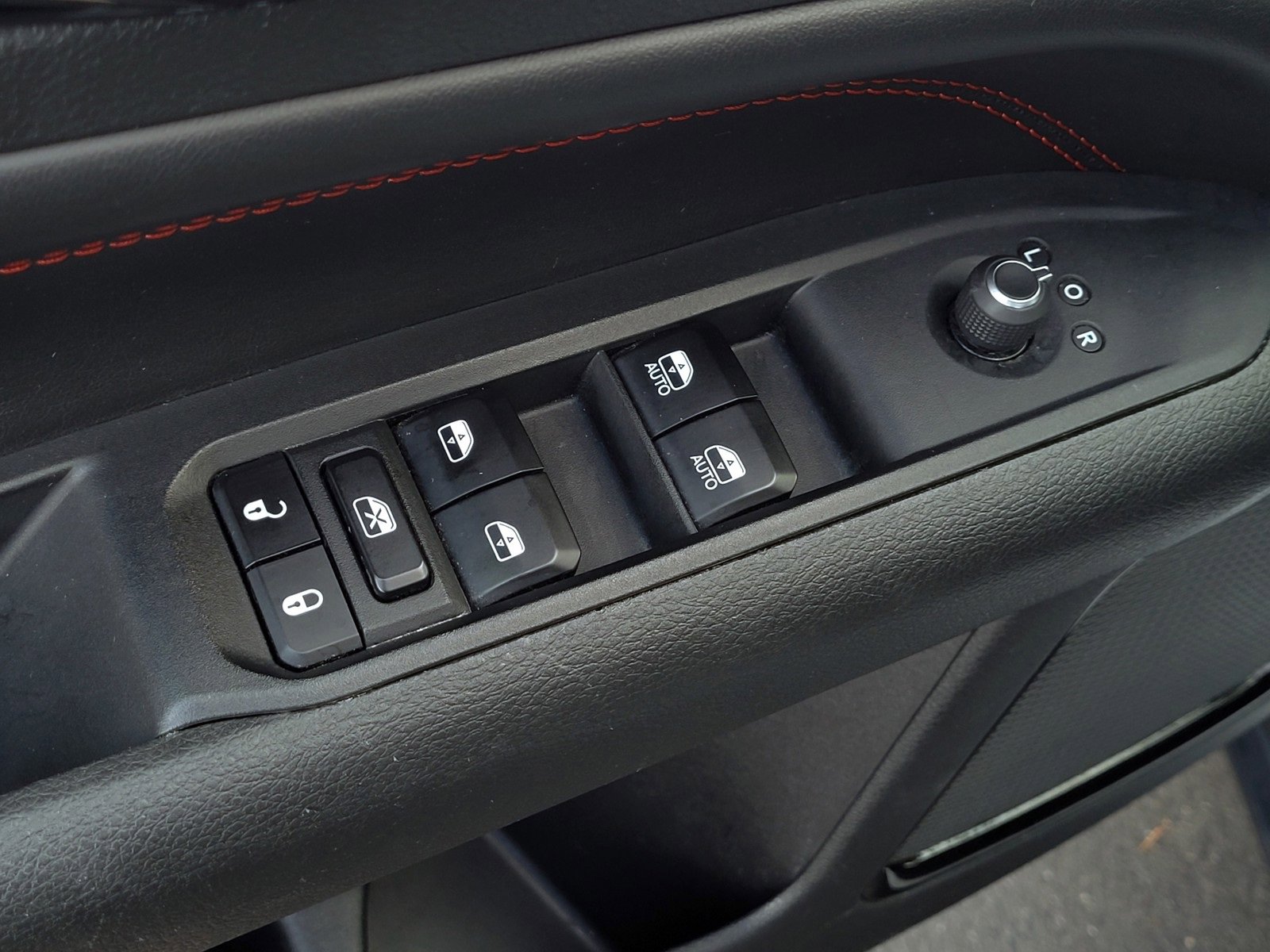 Used 2023 Jeep Compass Trailhawk image 10