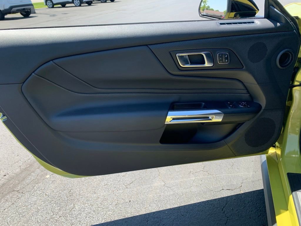 Used 2025 Ford Mustang GT Premium RWD image 38
