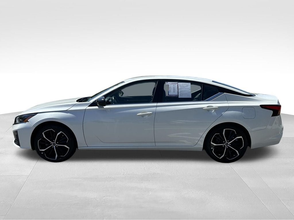 Used 2024 Nissan Altima 2.5 SR FWD image 4