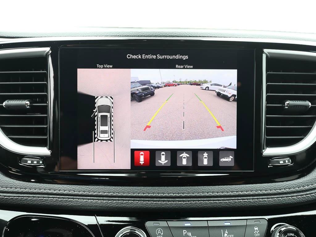 New 2027 Chrysler Pacifica Select AWD/4WD image 15