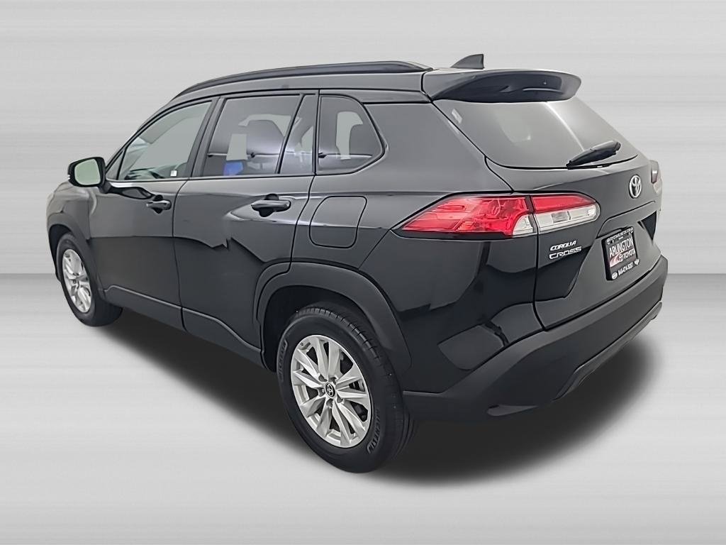 Used 2025 Toyota Corolla Cross LE FWD image 7