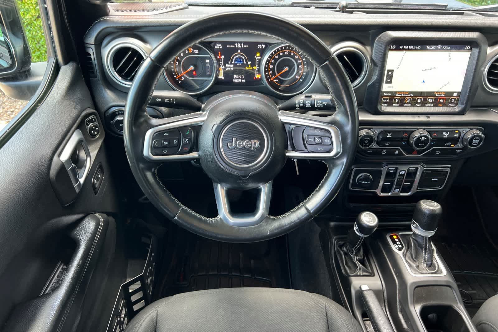 Used 2018 Jeep Wrangler Unlimited Sahara w/ Uconnect 4C Nav & Sound Group AWD/4WD image 15