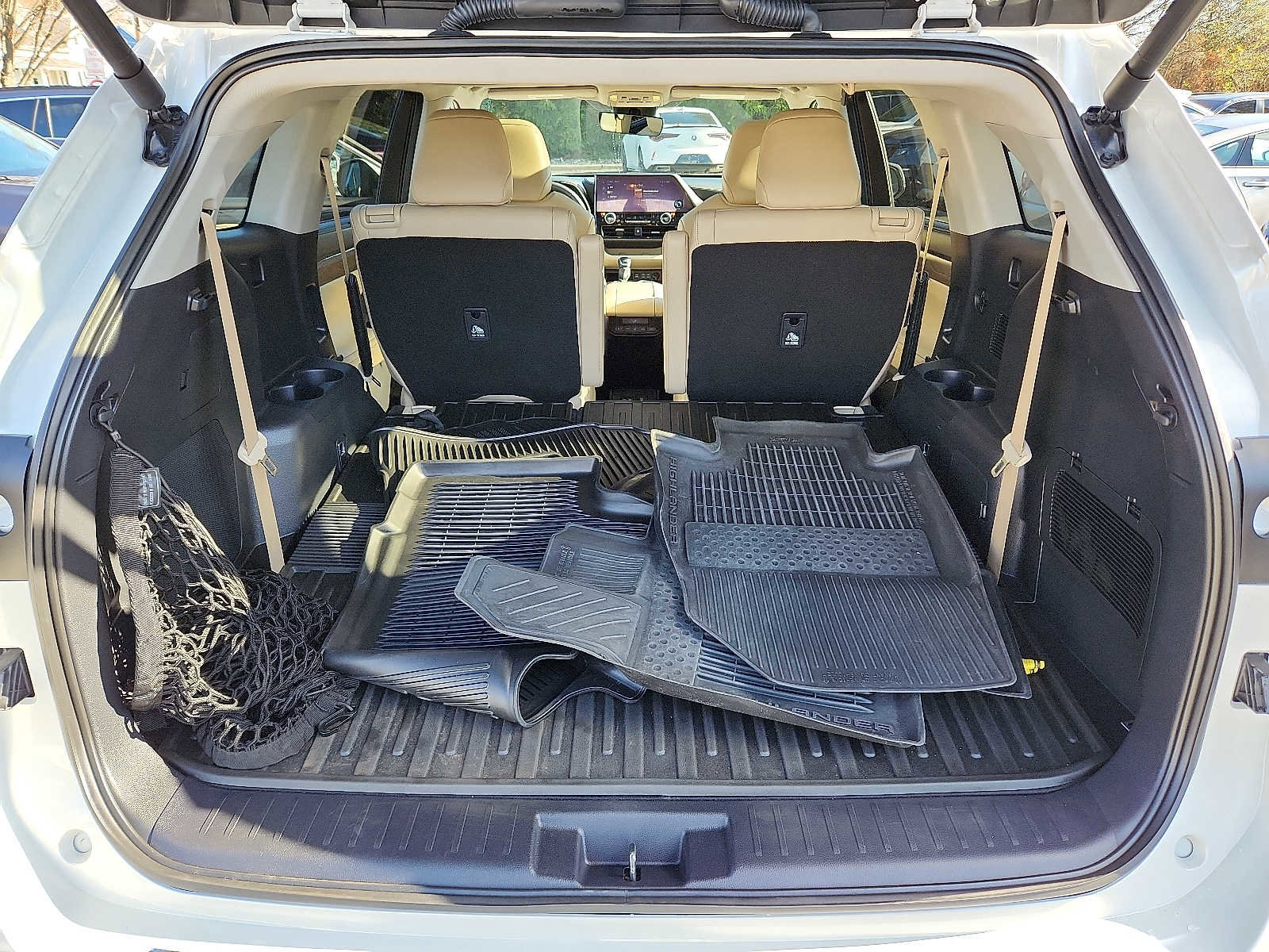 Used 2024 Toyota Highlander Limited image 29