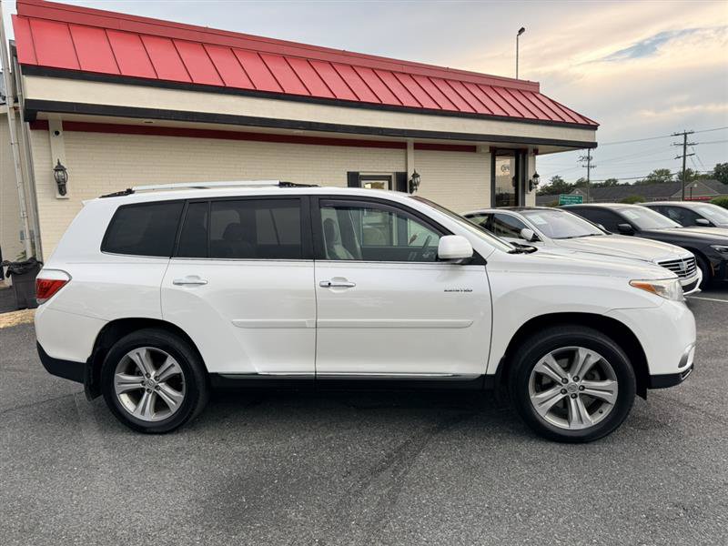 Used 2012 Toyota Highlander Limited w/ Tow Pkg AWD/4WD image 4
