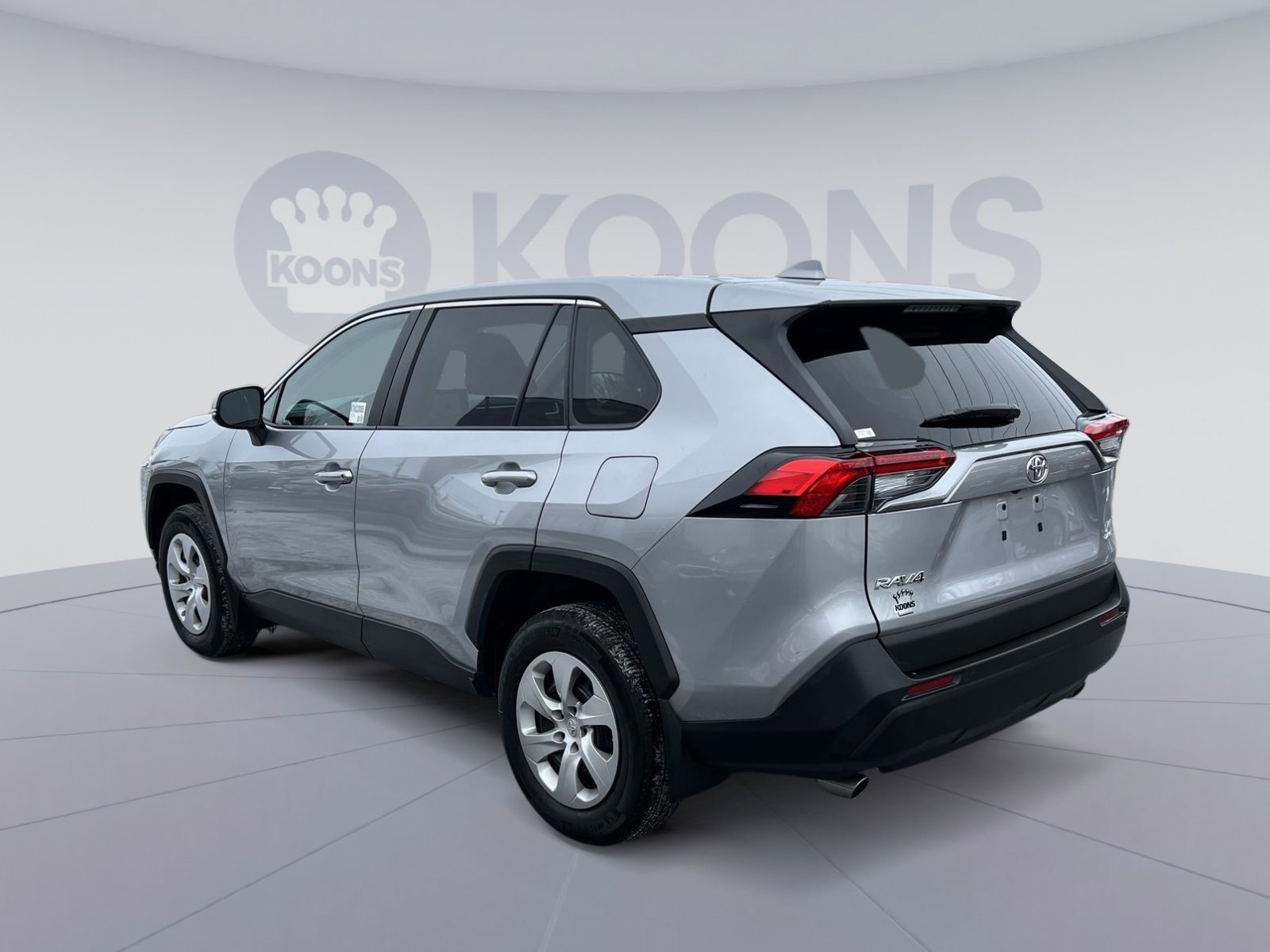 Used 2023 Toyota RAV4 LE image 4