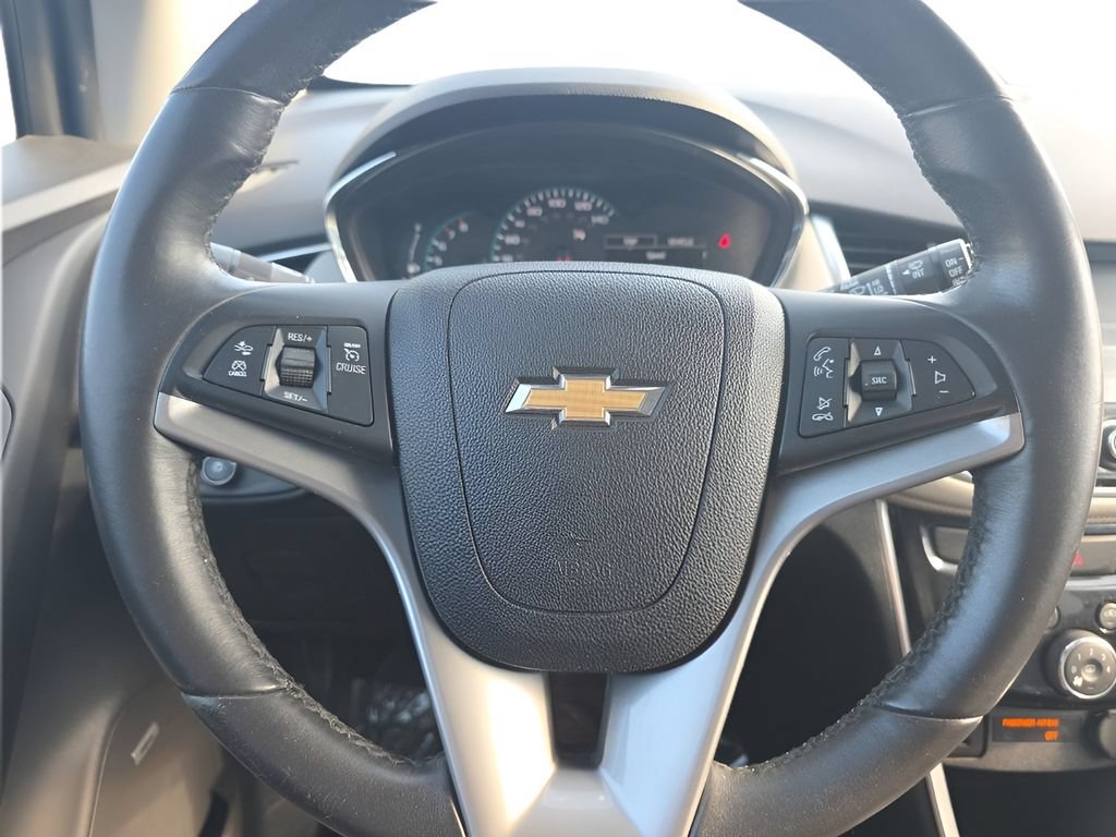 Used 2017 Chevrolet Trax Premier w/ Driver Confidence II Package AWD/4WD image 9