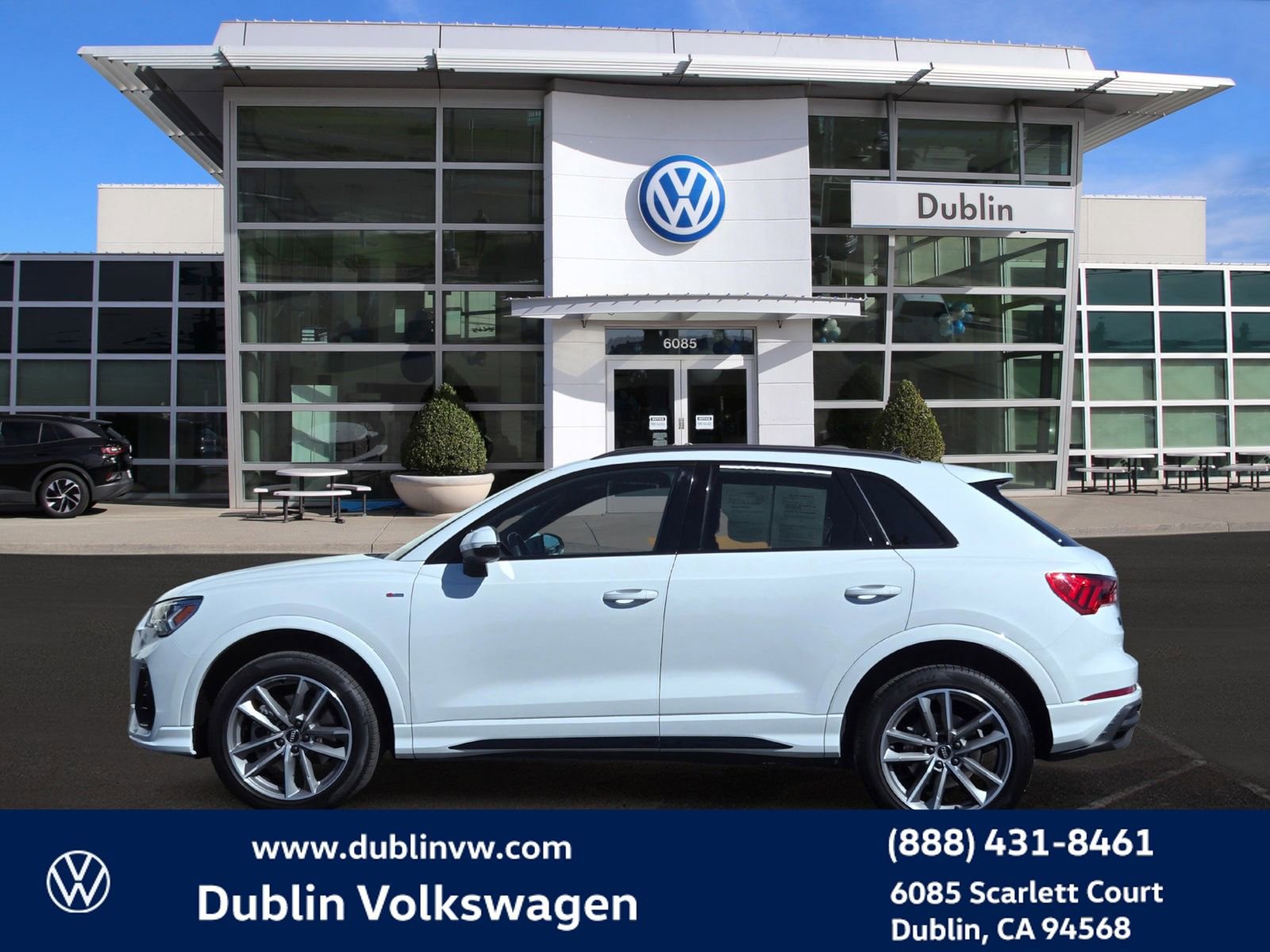 Used 2023 Audi Q3 2.0T Premium Plus w/ Premium Plus Package image 7