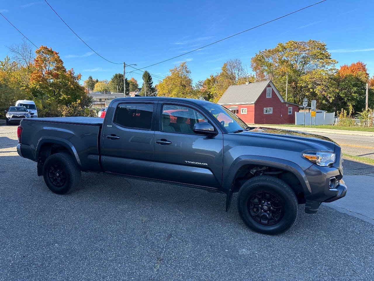 Used 2019 Toyota Tacoma SR5 image 1