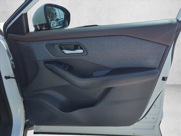 Used 2023 Nissan Rogue SV FWD image 25