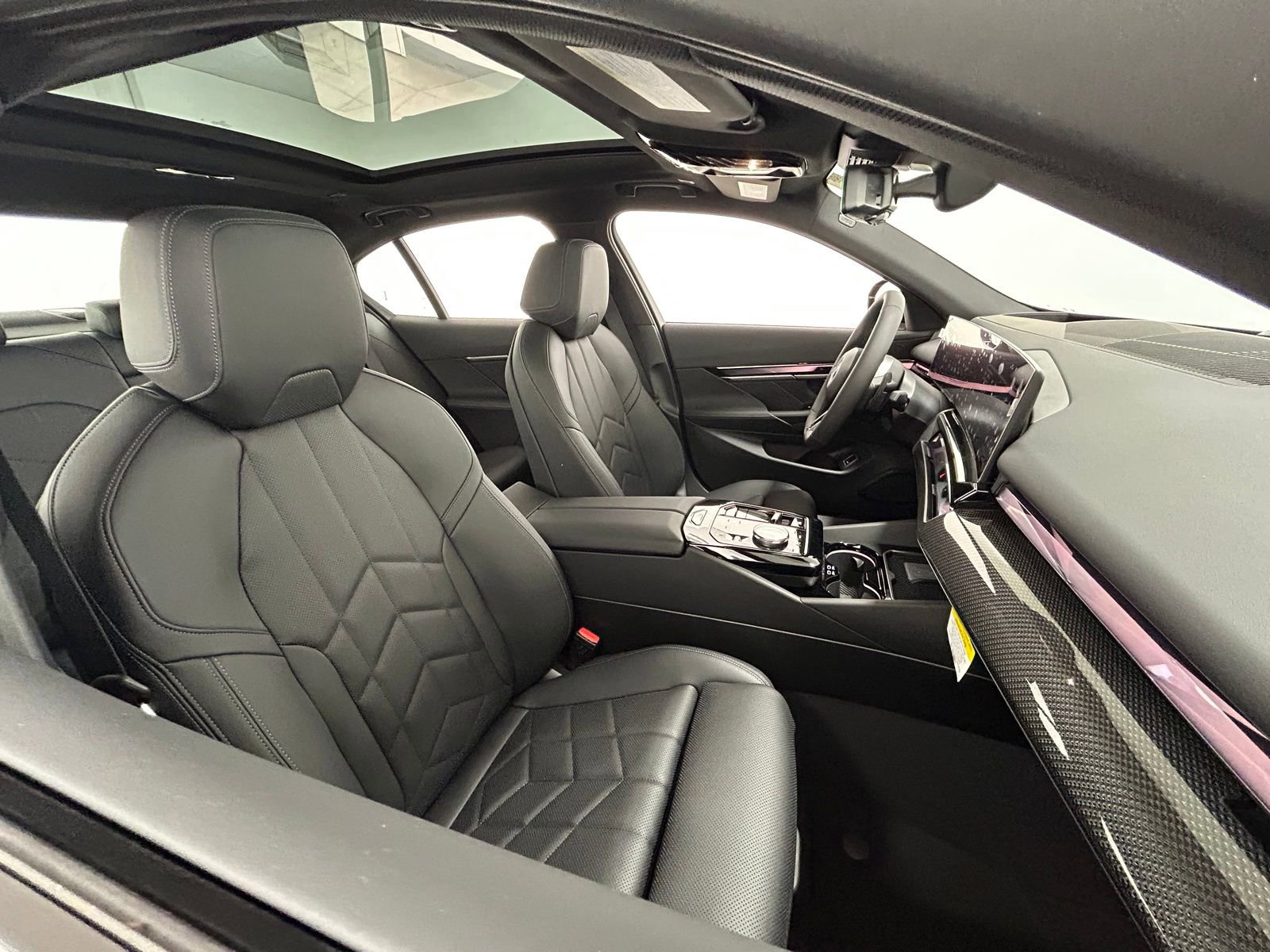 Used 2026 BMW 550e xDrive image 42