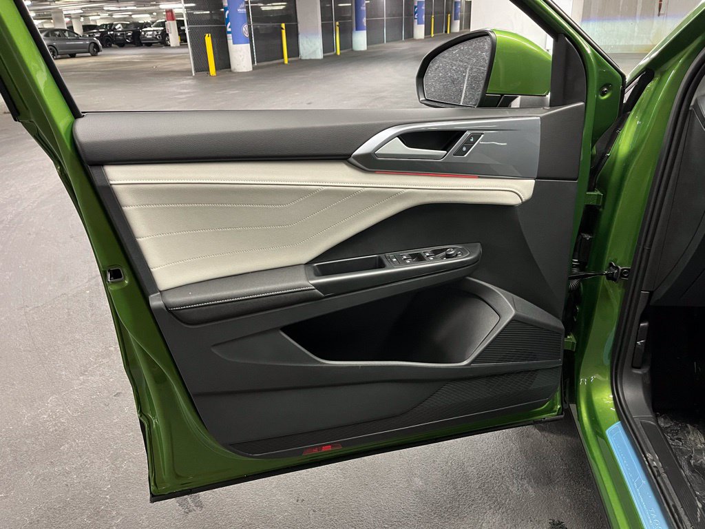 New 2026 Volkswagen Taos SEL AWD/4WD image 16