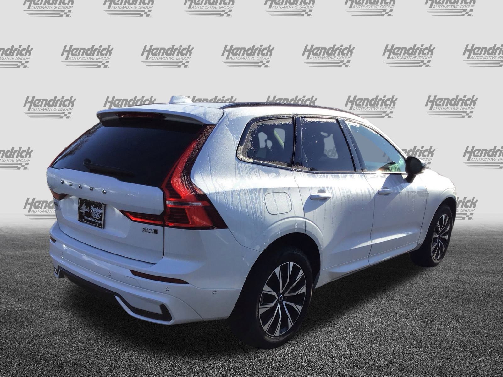 Certified 2025 Volvo XC60 B5 Plus image 10