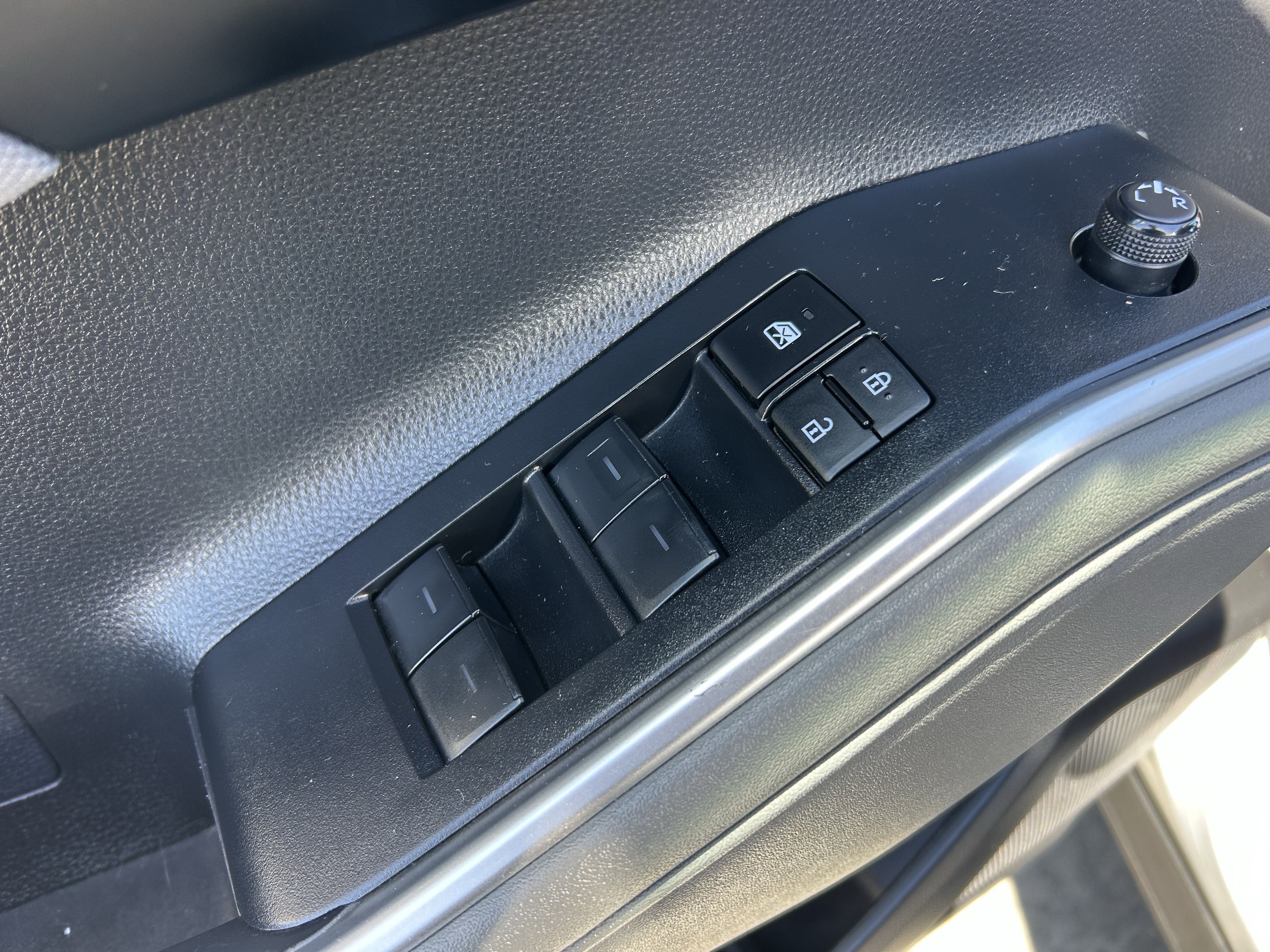 Certified 2023 Toyota Highlander LE FWD image 19