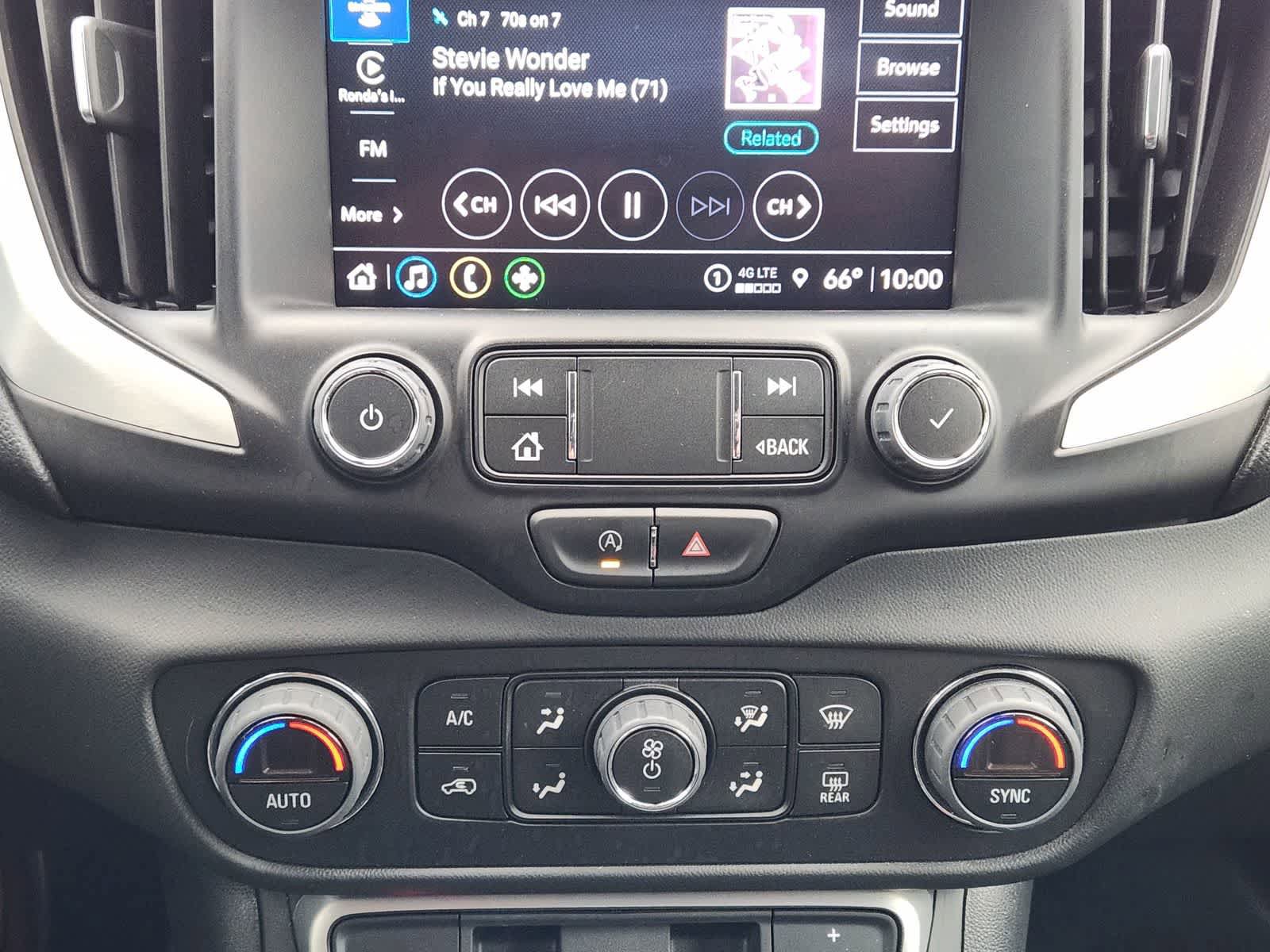 Used 2022 GMC Terrain SLT w/ Tech Package FWD image 18