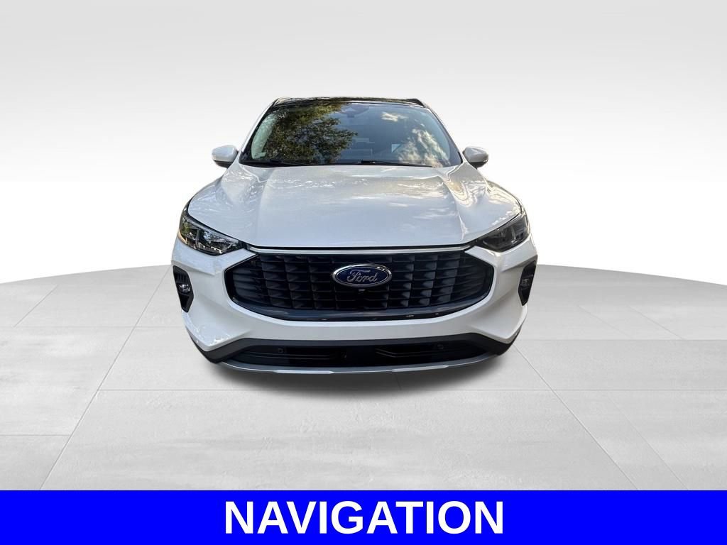 Certified 2024 Ford Escape SE w/ PHEV Premium Package image 10