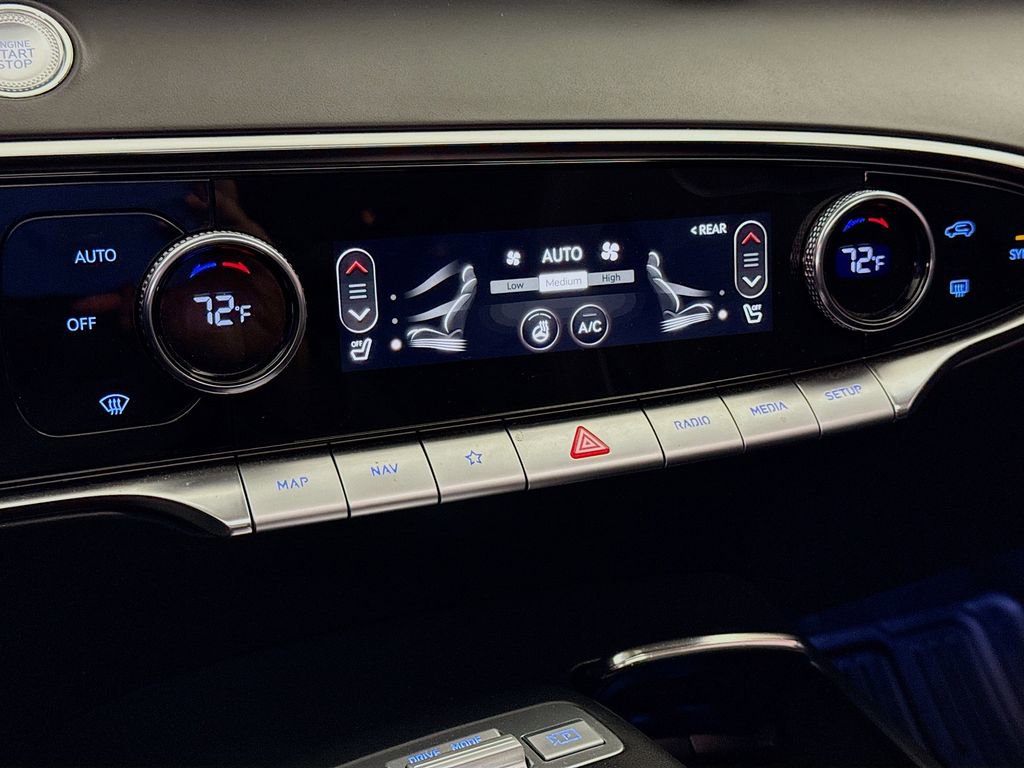 Used 2024 Genesis GV70 2.5T Advanced w/ Advanced Package image 16